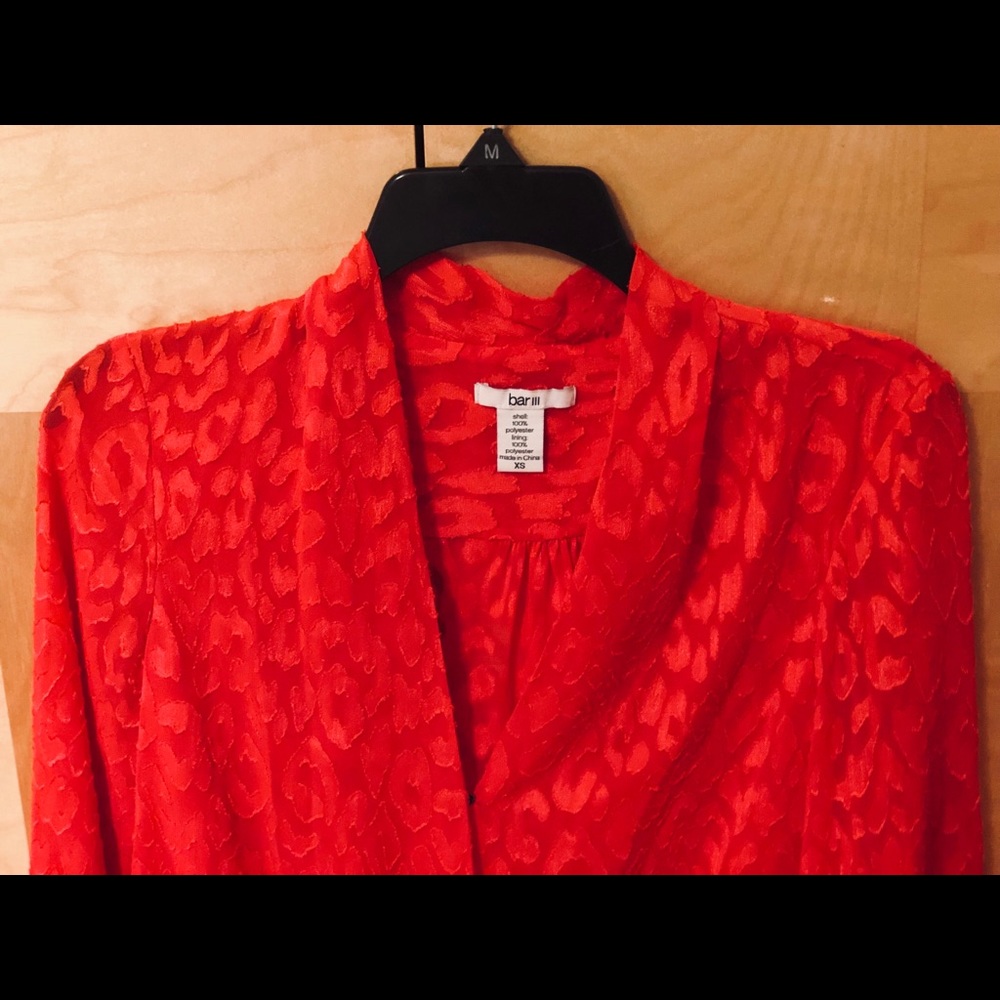 *Sold* 💚‼️Bar III Women’s Red Blouse Size XS - Picture 4 of 5